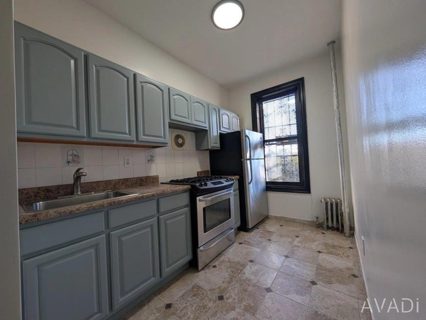 488 Kosciuszko Street - Photo 3 of 6