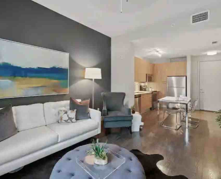 Nw 87th Ave #605 - Photo 2 of 8