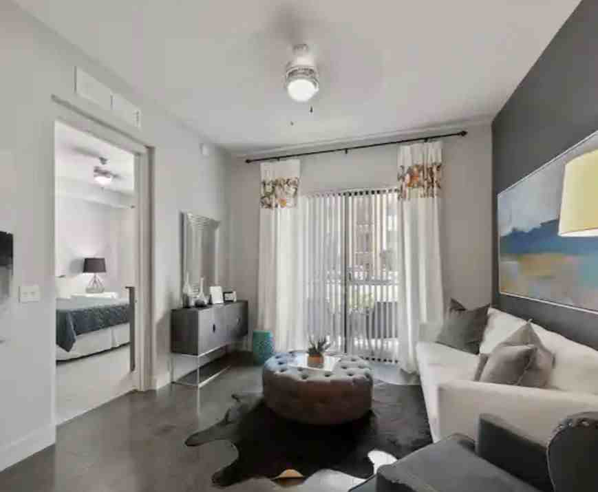 Nw 87th Ave #605 - Photo 3 of 8