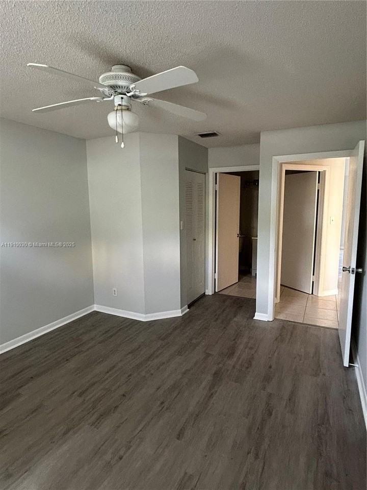 1060 Coral Club Dr #1060 - Photo 6 of 10