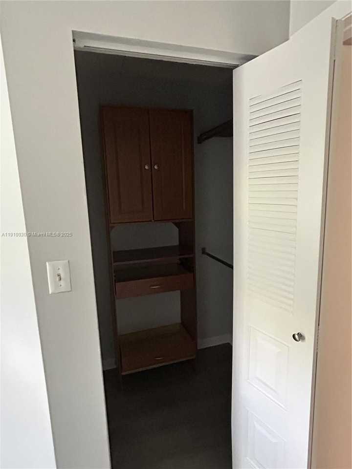 1060 Coral Club Dr #1060 - Photo 7 of 10