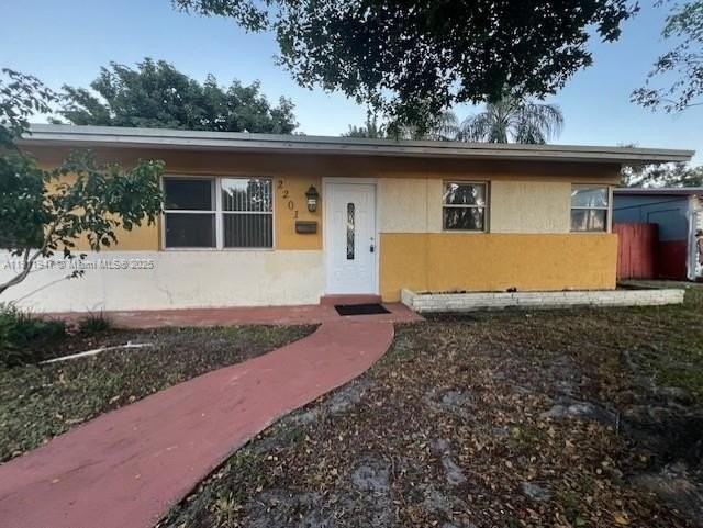 2201 N 56th Ter - Photo 3 of 33