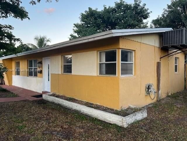 2201 N 56th Ter - Photo 7 of 33