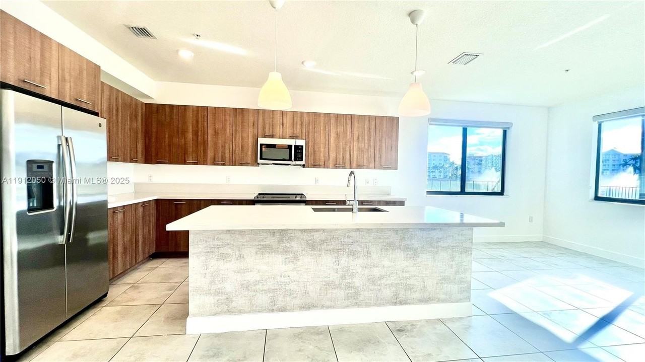 4670 Nw 84th Ave #22 - Photo 6 of 34