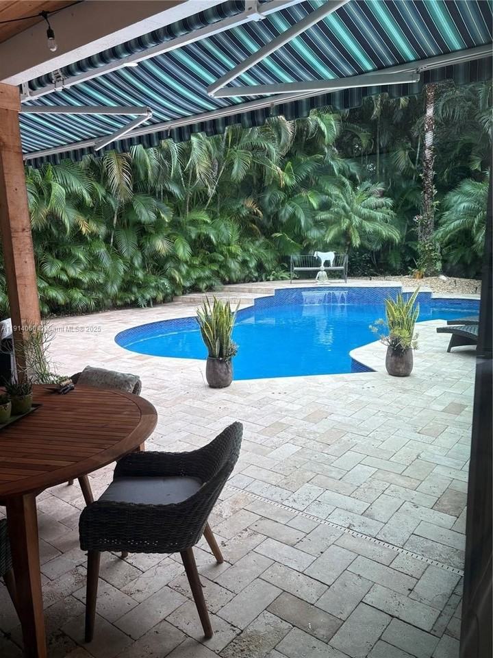 159 Oakwood Ln #159 - Photo 2 of 11