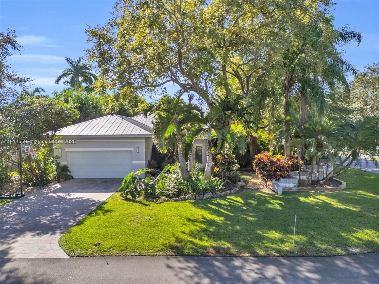 5794 Sw 76th Ter - Photo 3 of 34