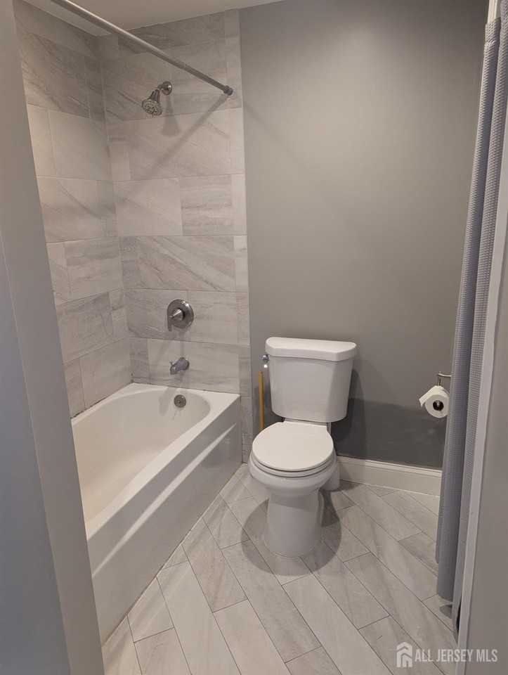 300 Cedar St - Photo 6 of 7