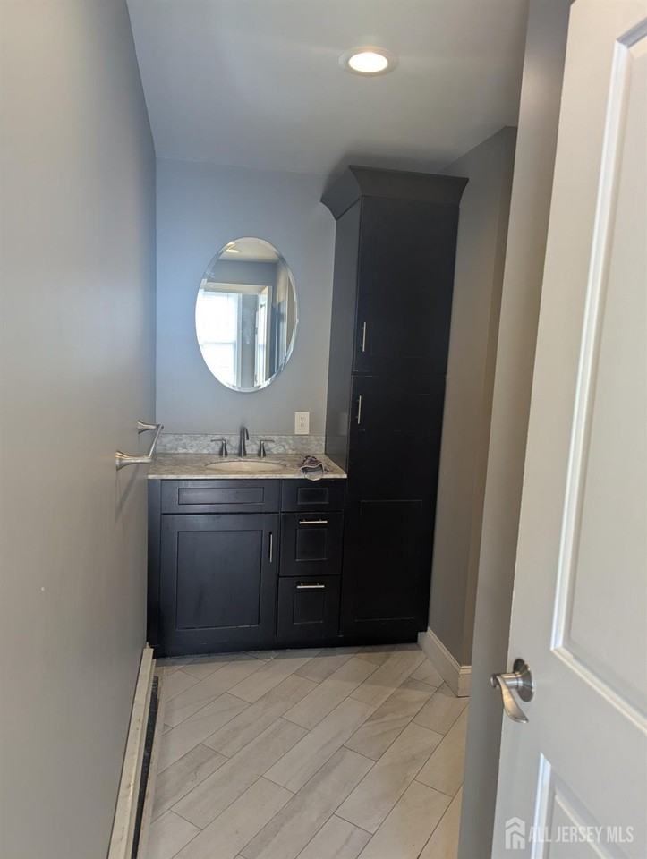 300 Cedar St - Photo 7 of 7