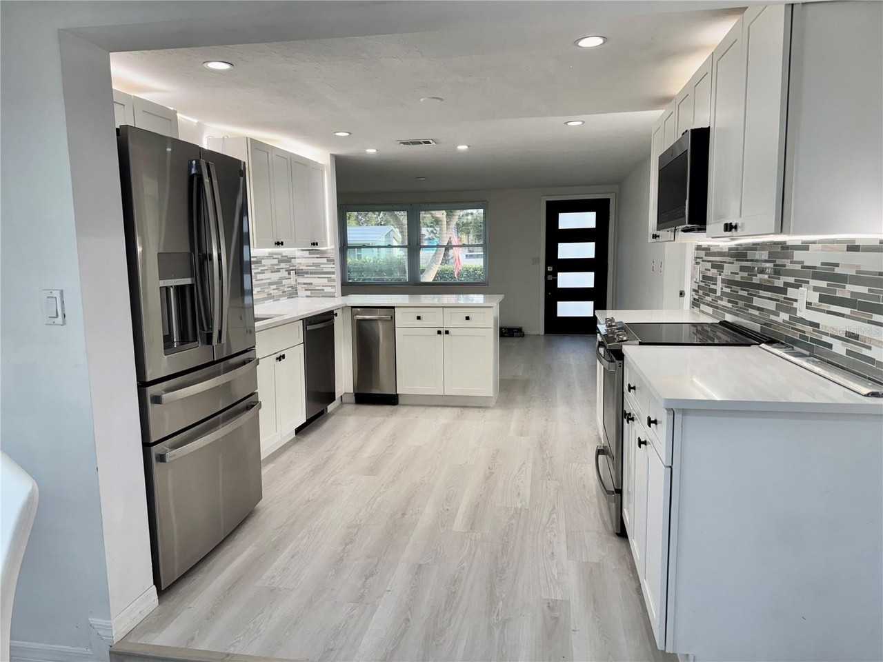 1911 Upper Beechwood Ave - Photo 5 of 46