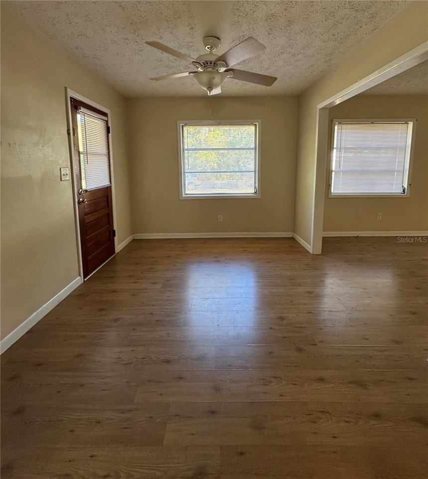 22368 Panorama St - Photo 3 of 9