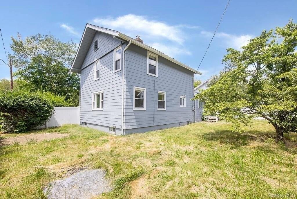 119 East Village Road - Photo 2 of 17