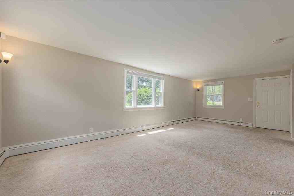 119 E Village Rd - Photo 7 of 15