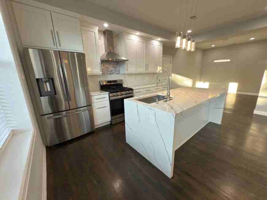 7427 West Addison Street - Photo 3 of 10