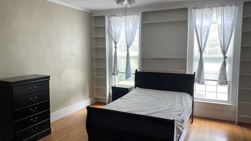 14 Green St - Photo 2 of 10