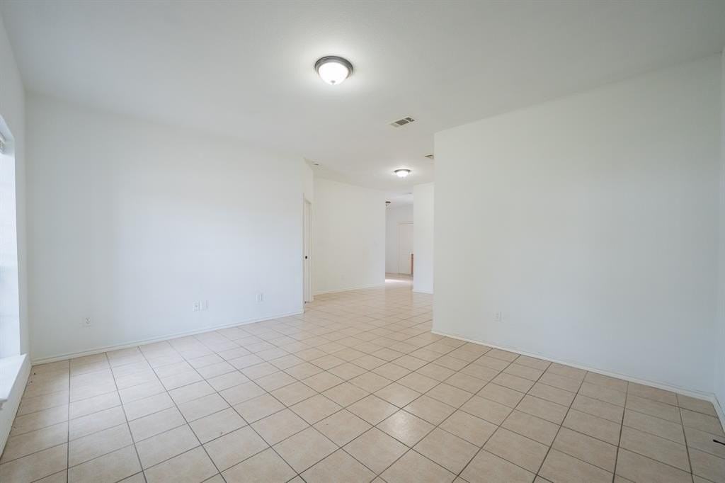 1302 Hendricks Ave - Photo 2 of 12