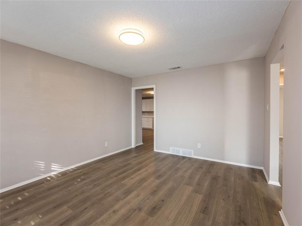 1932 Mars Dr - Photo 3 of 27