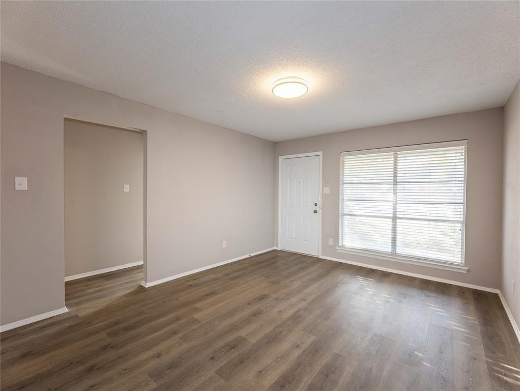 1932 Mars Dr - Photo 4 of 27