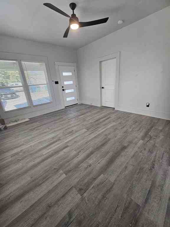 608 E Pecan St - Photo 4 of 25