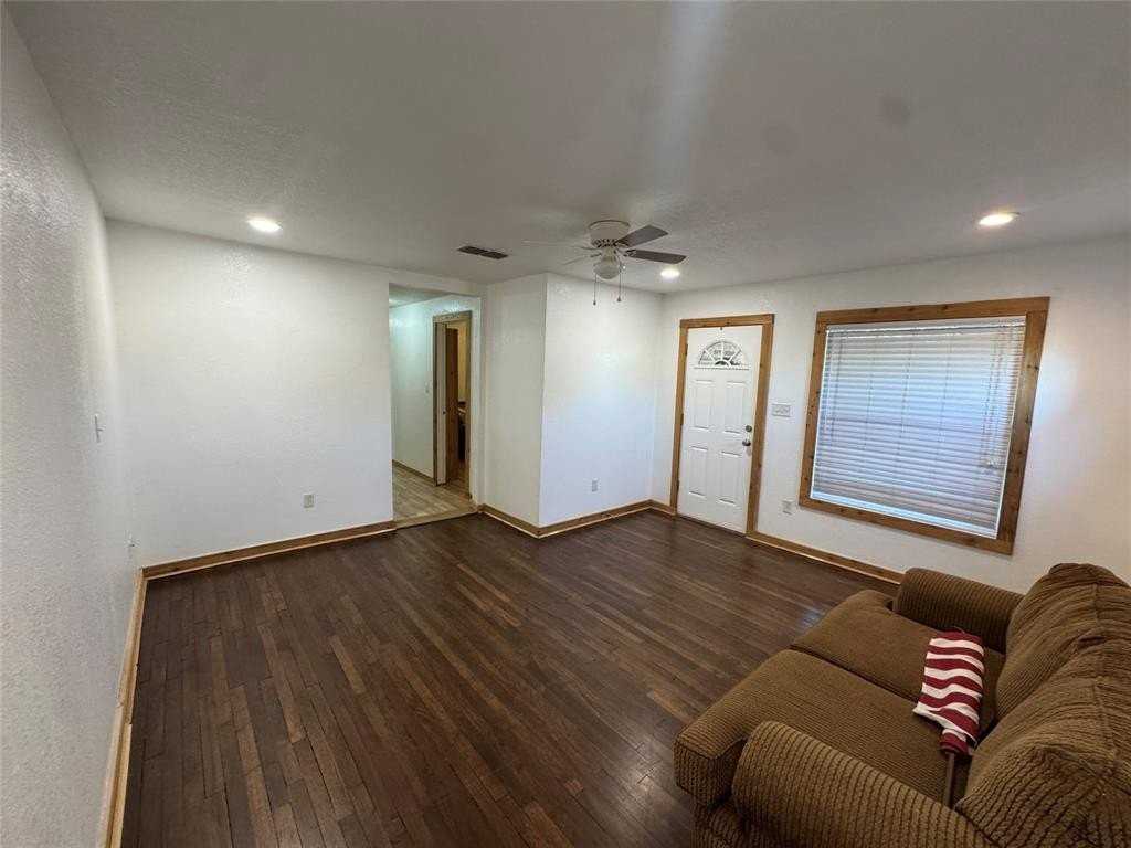 404 N Hannaford St - Photo 5 of 17