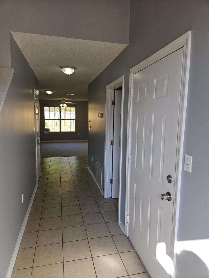 129 Noblat Dr - Photo 2 of 25