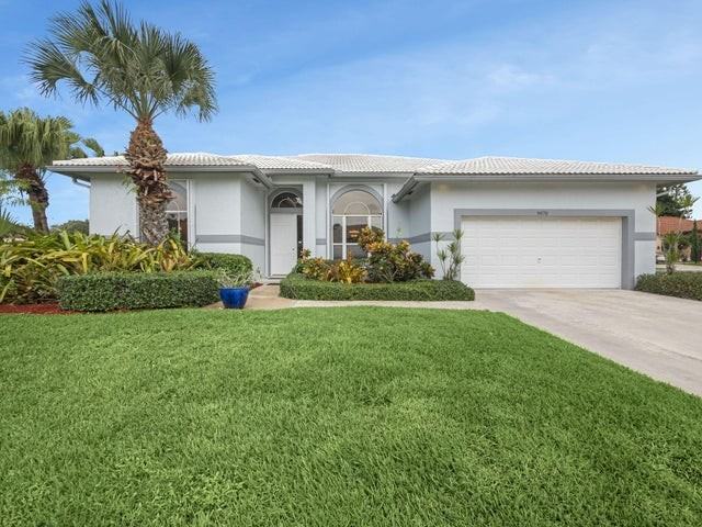 9070 Cypress Hollow Drive - Photo 3 of 8