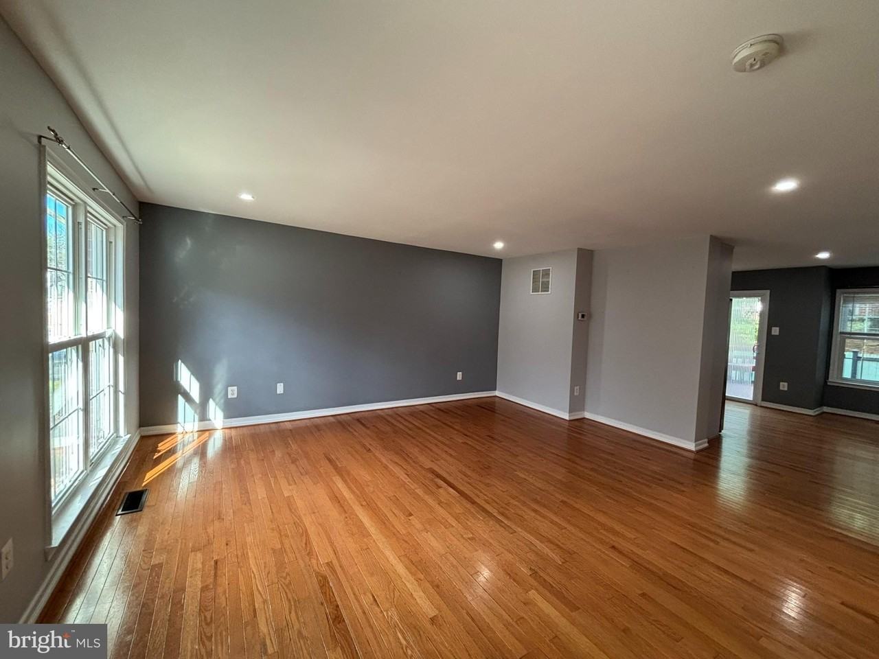 18715 White Sands Dr - Photo 7 of 26