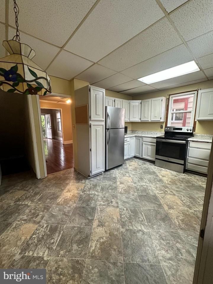 303 Harrison Street - Photo 6 of 13