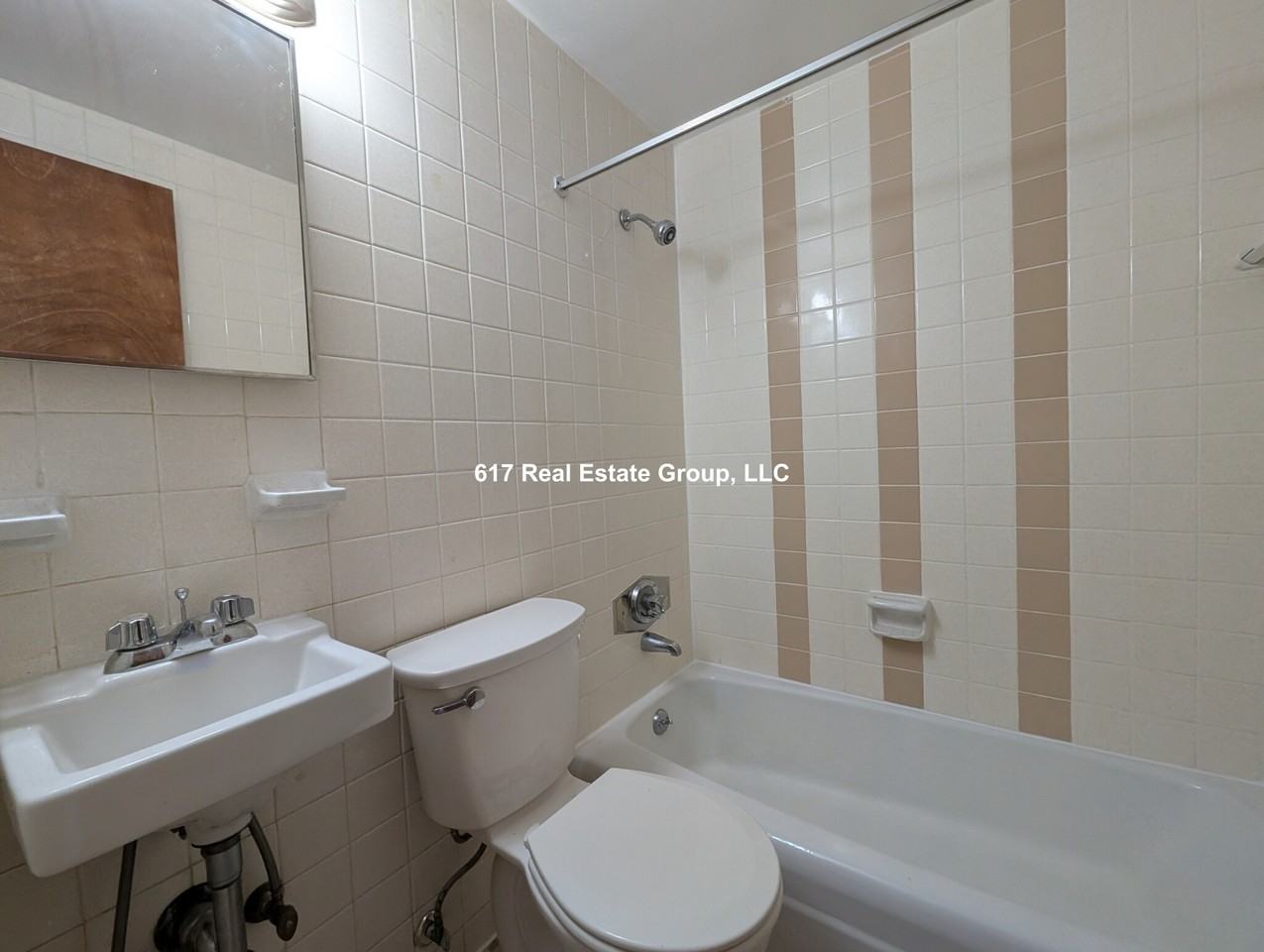 1315 Commonwealth Ave #104 - Photo 6 of 8