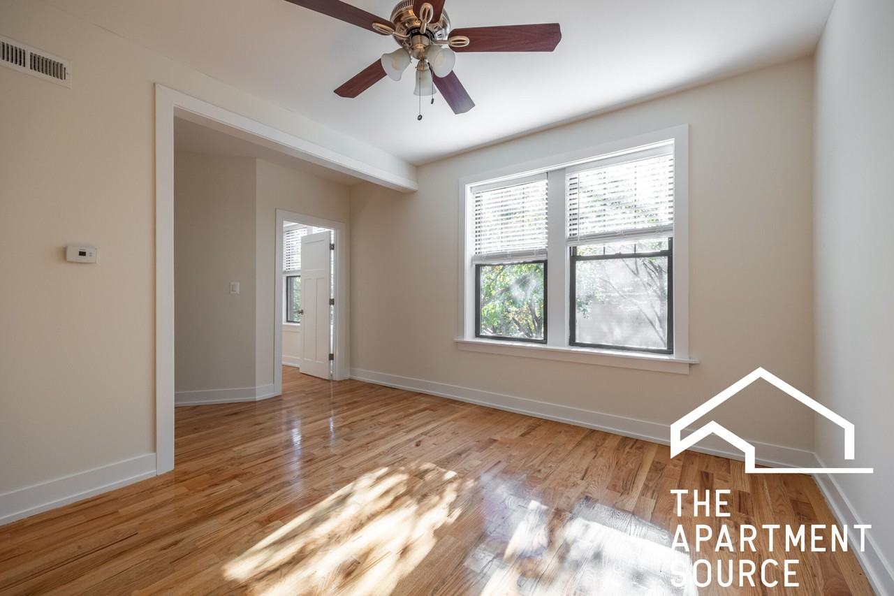 3900 N Janssen Ave #2 - Photo 3 of 12