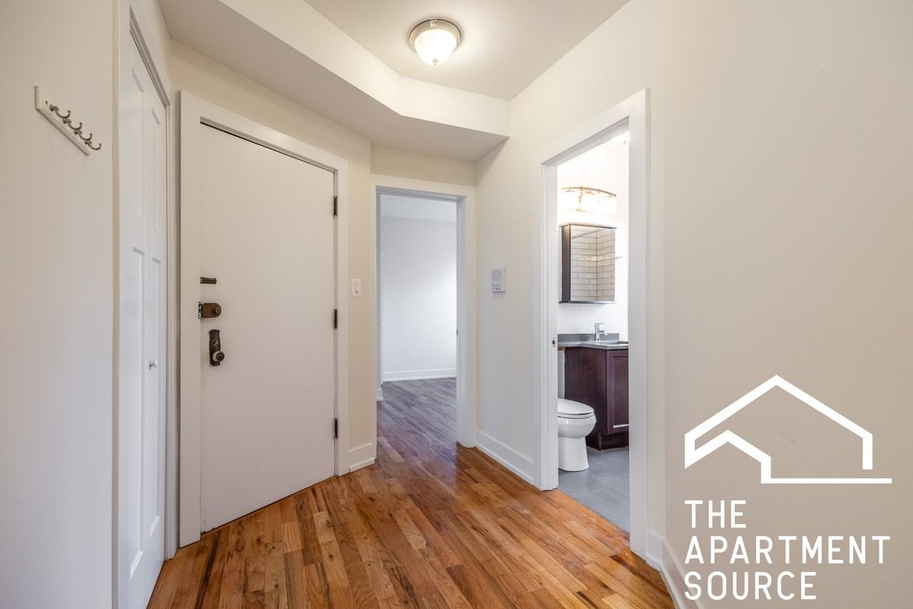 3900 N Janssen Ave #2 - Photo 5 of 12