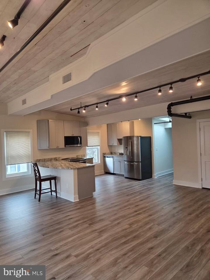 6 W Loudoun St - Photo 7 of 13