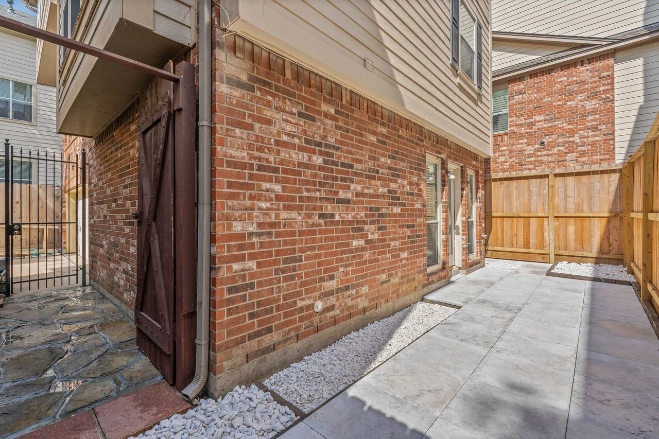 1315 Anita St - Photo 3 of 31