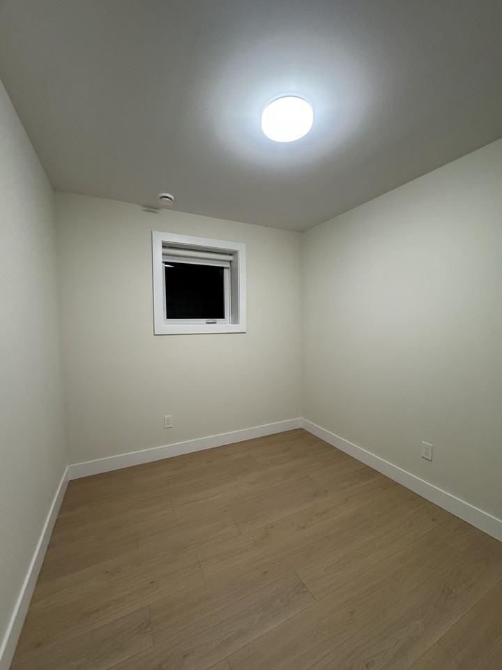 10109 172A Street - Photo 6 of 12