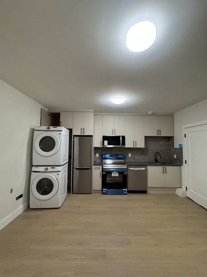 10109 172A Street - Photo 2 of 12