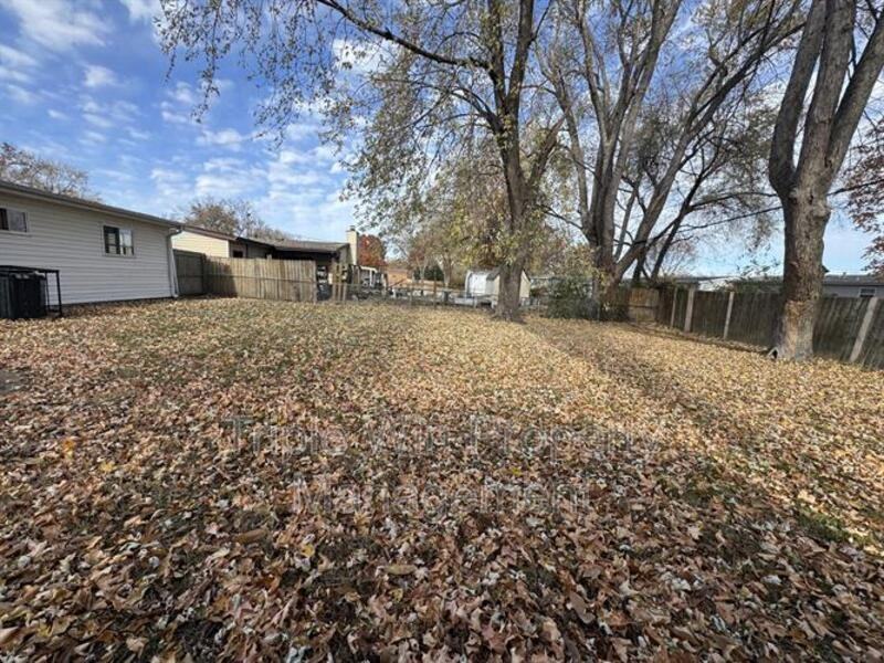 1630 Kay Dr - Photo 5 of 30