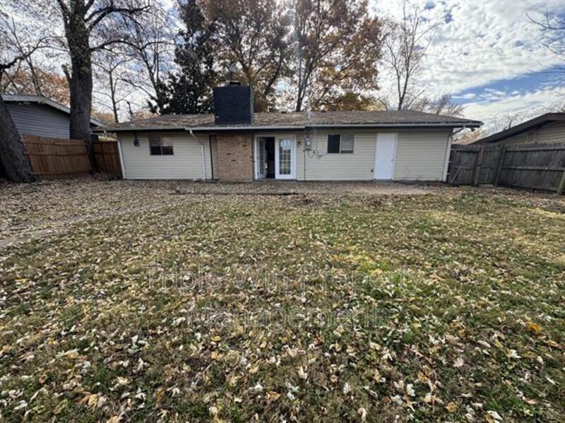 3165 Saint Catherine St - Photo 4 of 28