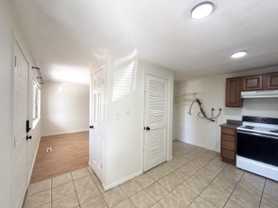 615 Es - Photo 1 of 1