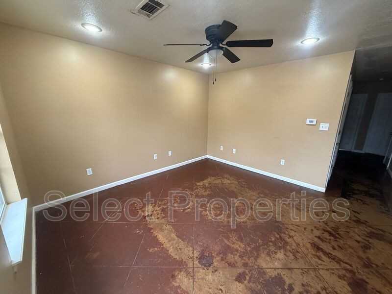 920 Belt St #7 - Photo 3 of 8