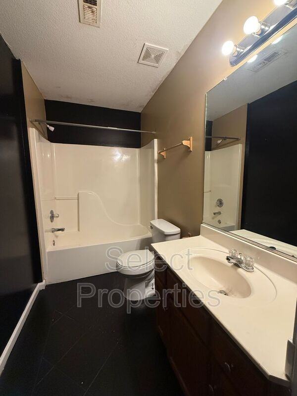 920 Belt St #7 - Photo 7 of 8