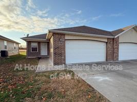 featured image of 647 S Landen Ave