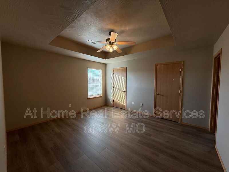 647 S Landen Ave - Photo 7 of 11