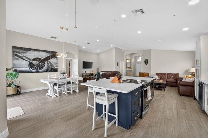 15155 Newquay Court - Photo 4 of 9