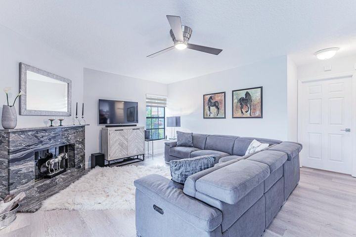 12715 Kingsway Road - Photo 6 of 10