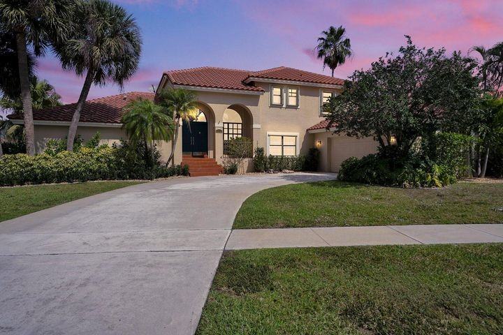 12715 Kingsway Road - Photo 2 of 10