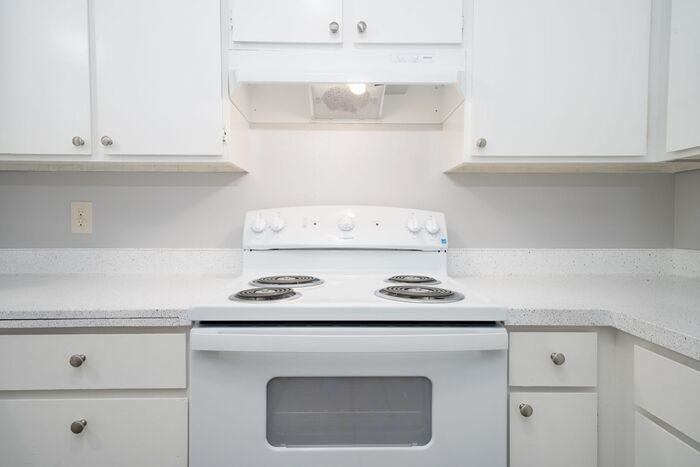 841 Northeast 55th Avenue - Photo 5 of 39