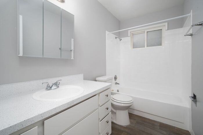 841 Northeast 55th Avenue - Photo 6 of 39