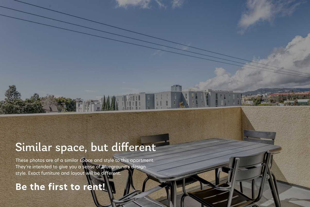 1561 S Barrington Ave #10575A - Photo 5 of 25