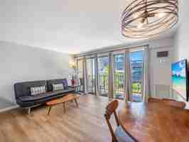 featured image of 2140 Hawaii St