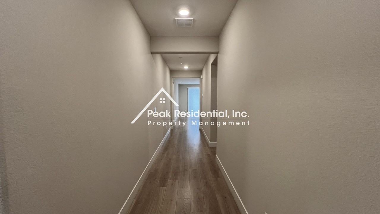 140 Tortosa Ct - Photo 4 of 34