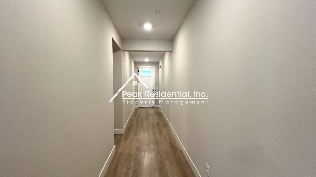 140 Tortosa Ct - Photo 5 of 34